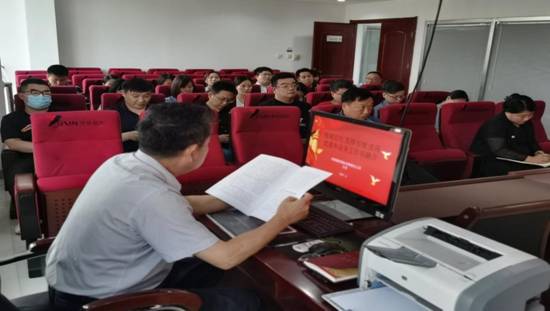 “精確定位，發(fā)揮引領(lǐng)，實(shí)現(xiàn)黨建和業(yè)務(wù)工作雙融合”主題黨課活動